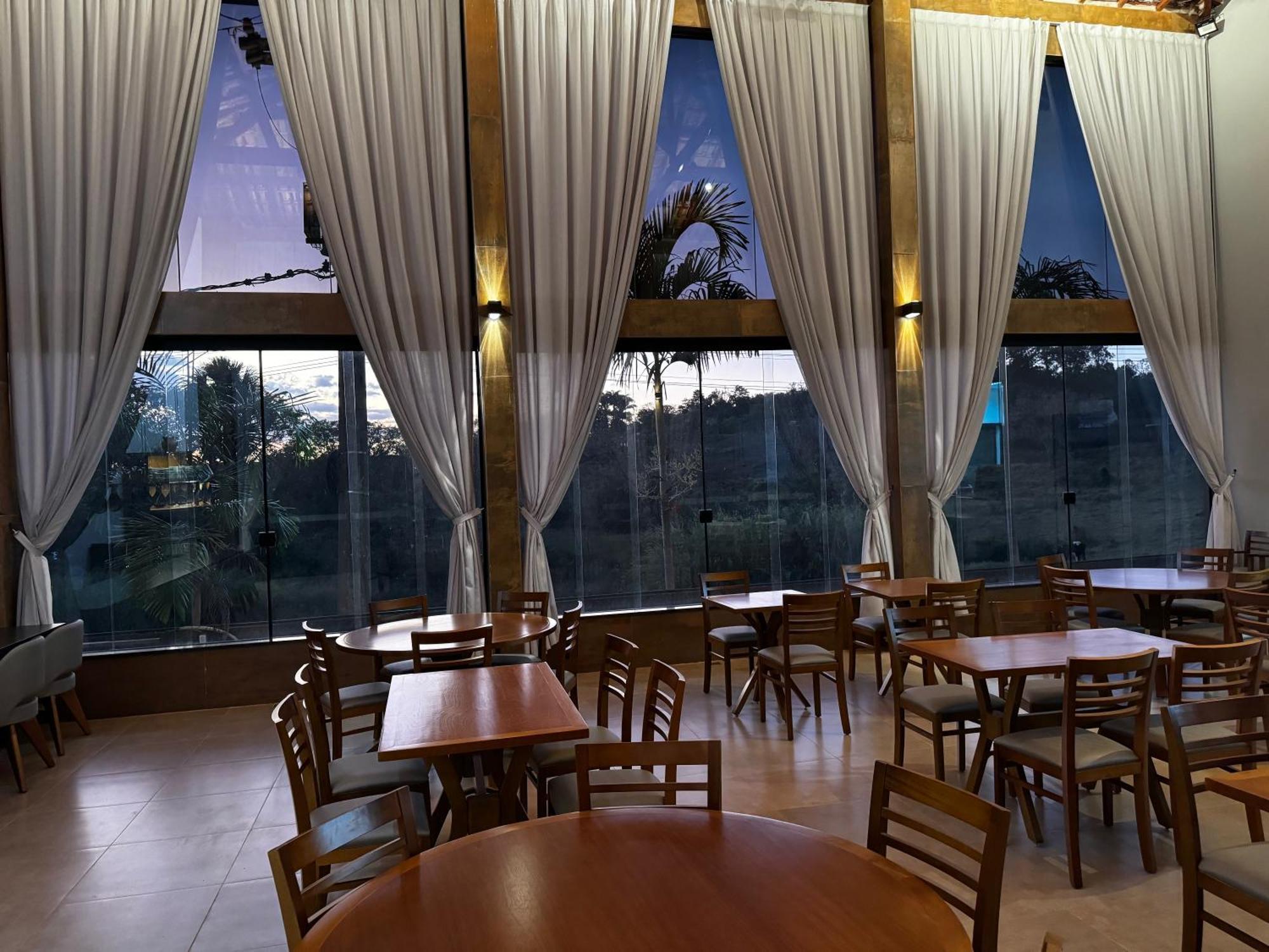 Pousada E Restaurante Terra Rossa Sao Jose do Rio Pardo Exterior photo